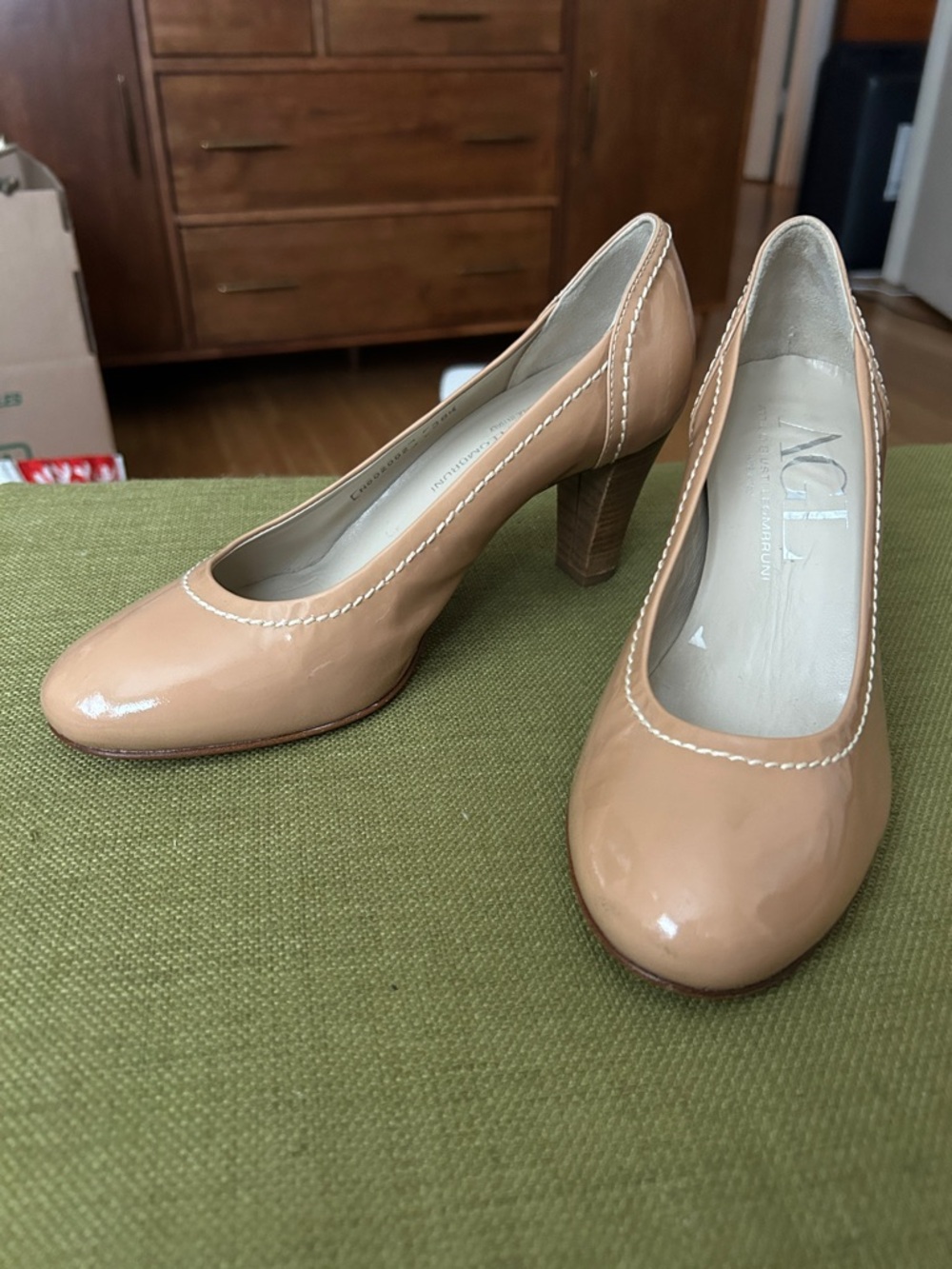 AGL Nude Patent Leather Round-Toe Mid Heel Pumps